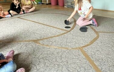 Matematyczne zabawy w oddziale I Krasnale 8