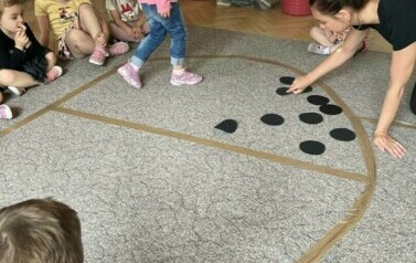 Matematyczne zabawy w oddziale I Krasnale 15