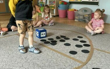 Matematyczne zabawy w oddziale I Krasnale 23