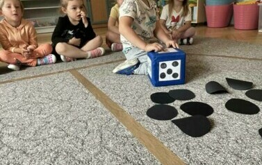 Matematyczne zabawy w oddziale I Krasnale 27