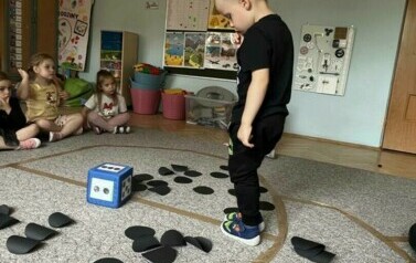 Matematyczne zabawy w oddziale I Krasnale 35