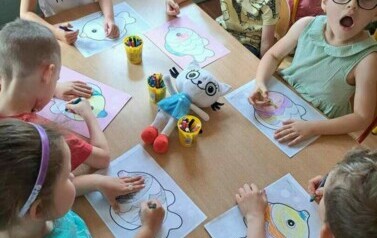 Z Kicią Kocią maluchy zmieniają się w zuchy" Kicia Kocia na plaży 2