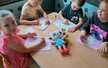 Z Kicią Kocią maluchy zmieniają się w zuchy" Kicia Kocia na plaży 4