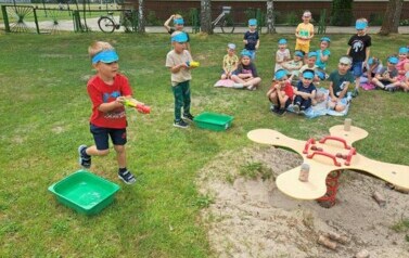 Z Kicią Kocią maluchy zmieniają się w zuchy" Kicia Kocia na plaży 9