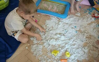 Z Kicią Kocią maluchy zmieniają się w zuchy" Kicia Kocia na plaży 32