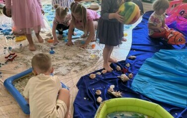 Z Kicią Kocią maluchy zmieniają się w zuchy" Kicia Kocia na plaży 58