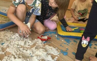 Z Kicią Kocią maluchy zmieniają się w zuchy" Kicia Kocia na plaży 60