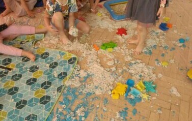 Z Kicią Kocią maluchy zmieniają się w zuchy" Kicia Kocia na plaży 112