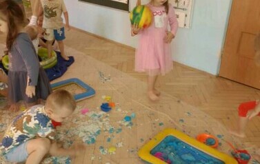 Z Kicią Kocią maluchy zmieniają się w zuchy" Kicia Kocia na plaży 113
