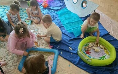 Z Kicią Kocią maluchy zmieniają się w zuchy" Kicia Kocia na plaży 122