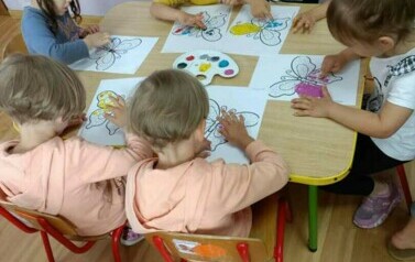 Gimnastyka buzi i języka w oddziale I Krasnale oraz malowanie palcami 19