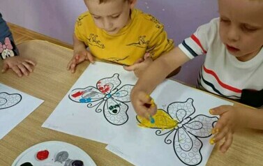 Gimnastyka buzi i języka w oddziale I Krasnale oraz malowanie palcami 29