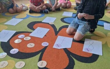 Matematyczne zabawy w oddziale VII Zuchy 2