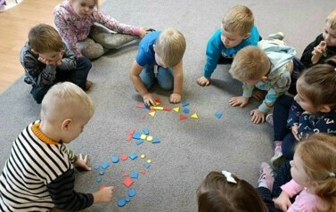Tw&oacute;rcza matematyka - moduł II matematyka w sztuce - Oddział III Motyle 2