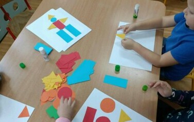 Tw&oacute;rcza matematyka - moduł II matematyka w sztuce - Oddział III Motyle 4