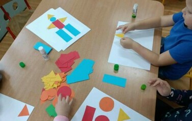 Tw&oacute;rcza matematyka - moduł II matematyka w sztuce - Oddział III Motyle 7