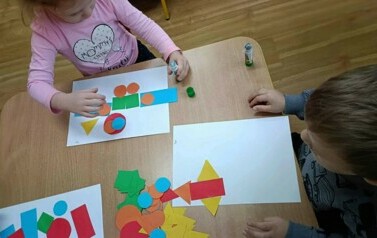 Tw&oacute;rcza matematyka - moduł II matematyka w sztuce - Oddział III Motyle 12
