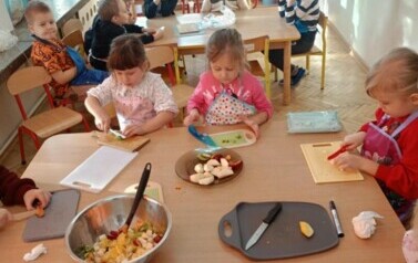  Degustacja owocowej sałatki  w Nutkach 8