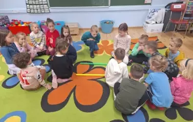 &bdquo;Mniej czy więcej? A może tyle samo?&rdquo;- zabawy matematyczne,  utrwalenie znak&oacute;w <, >, =  w Zuchach 3