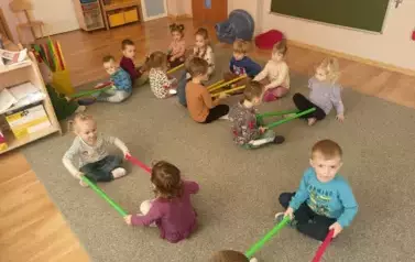 Zabawy ruchowe u Krasnali  1