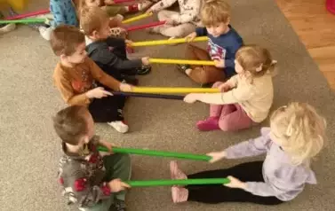 Zabawy ruchowe u Krasnali  3