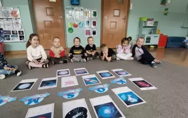 Kosmiczne zabawy matematyczne w oddziale III Motyle 4