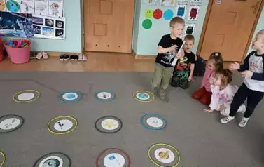 Kosmiczne zabawy matematyczne w oddziale III Motyle 39