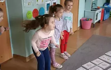 Matematyka na wesoło - oddział III Motyle 64