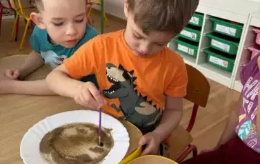 Tydzień eksperyment&oacute;w w Oddziale II Biedronki  17