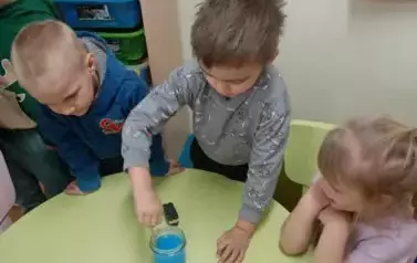 Lubimy eksperymentować - oddział Nutki 20
