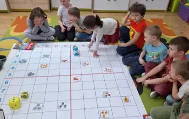 Oddział VII Zuchy - Realizacja projektu Zakodowana kraina przyg&oacute;d Zosi &bdquo; Dinozaury&rdquo;. 3