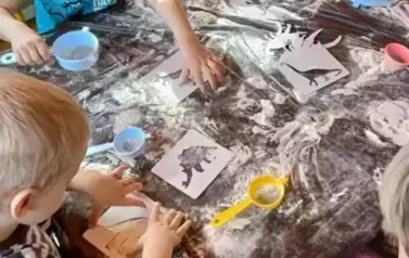 Dino.. dino.. dinozaury - tydzień z dinozaurami oddział III Motyle 2