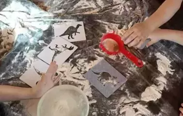 Dino.. dino.. dinozaury - tydzień z dinozaurami oddział III Motyle 37