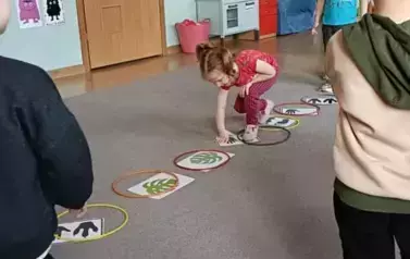 Dino.. dino.. dinozaury - tydzień z dinozaurami oddział III Motyle 82
