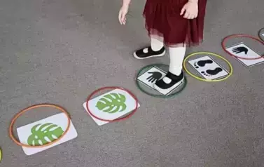 Dino.. dino.. dinozaury - tydzień z dinozaurami oddział III Motyle 99