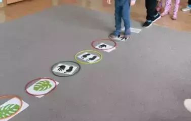 Dino.. dino.. dinozaury - tydzień z dinozaurami oddział III Motyle 101