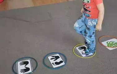Dino.. dino.. dinozaury - tydzień z dinozaurami oddział III Motyle 106