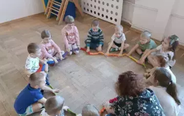 Dino.. dino.. dinozaury - tydzień z dinozaurami oddział III Motyle 142