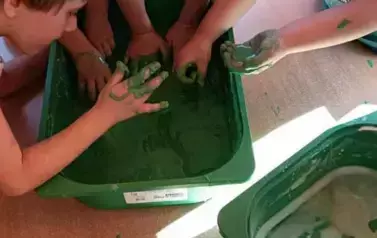 Dino.. dino.. dinozaury - tydzień z dinozaurami oddział III Motyle 145