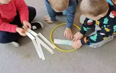 Dino.. dino.. dinozaury - tydzień z dinozaurami oddział III Motyle 211