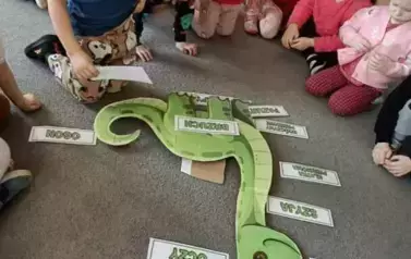 Dino.. dino.. dinozaury - tydzień z dinozaurami oddział III Motyle 212