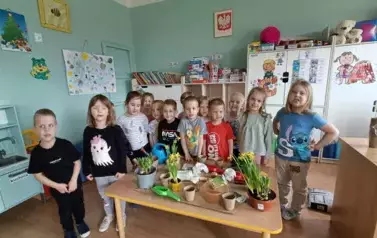 Poznajemy pierwsze oznaki wiosny - Oddział Motyle 29