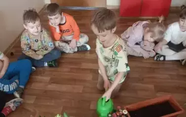  Kącik zieleni w Nutkach. 1