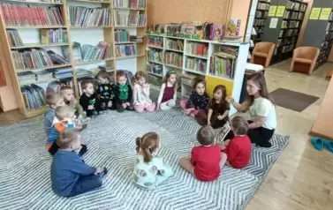 Lekcja biblioteczna - oddział III Motyle 2