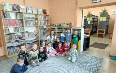 Lekcja biblioteczna - oddział III Motyle 6