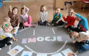 Jestem radosny, jestem zły - świat emocji przedszkolak&oacute;w - Oddział III Motyle 30