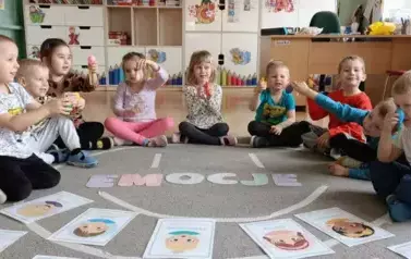 Jestem radosny, jestem zły - świat emocji przedszkolak&oacute;w - Oddział III Motyle 33