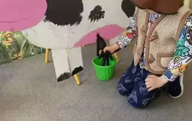 Wiosna na wsi - oddział III Motyle 85