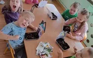 Wiosna na wsi - oddział III Motyle 164