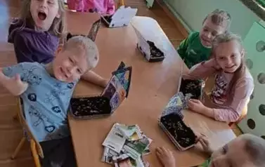 Wiosna na wsi - oddział III Motyle 167